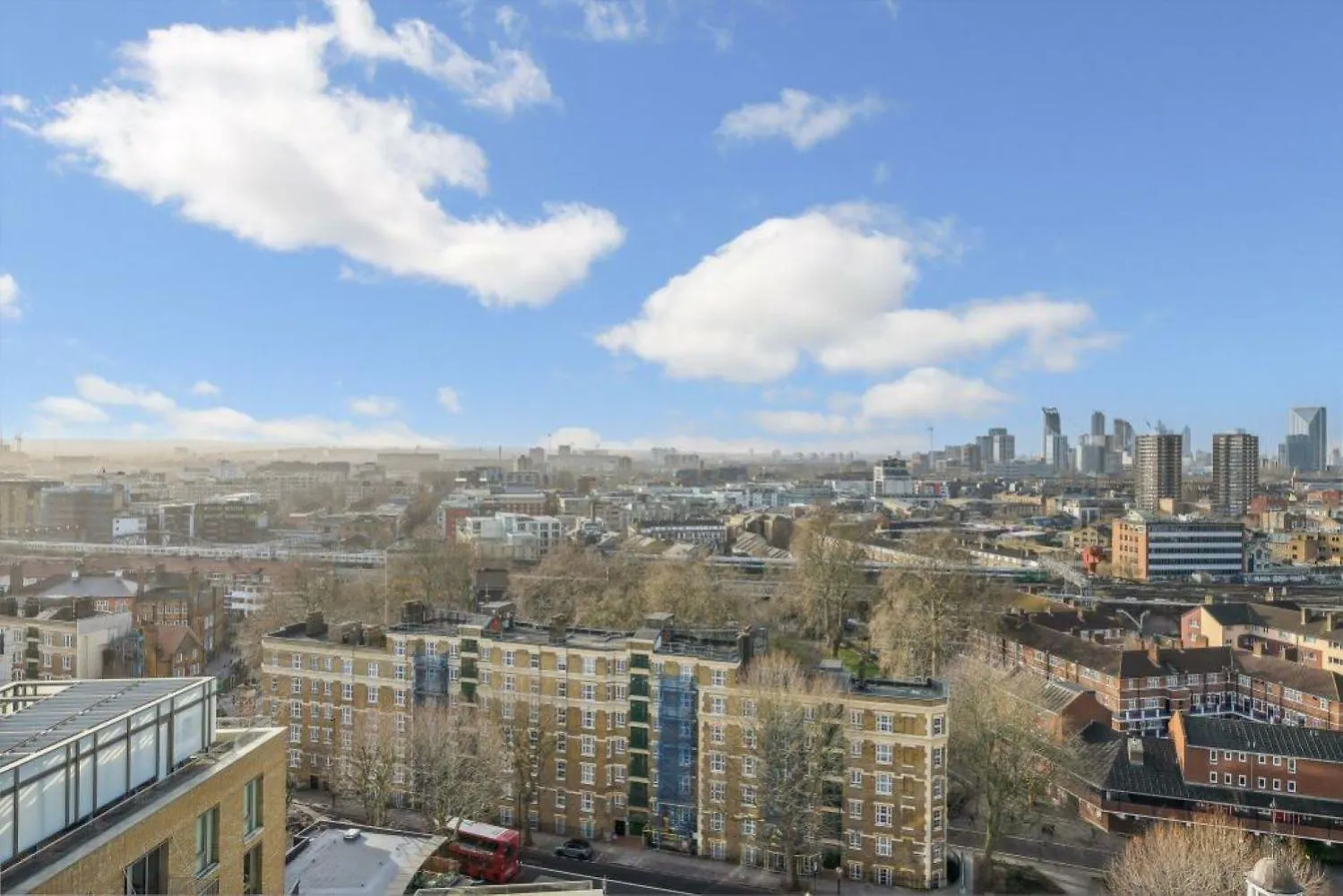 Stunning Duplex Penthouse Over 2200 Sq Ft Sleeps 8 With Jacuzzi Rooftop Views Of The City Apartment London