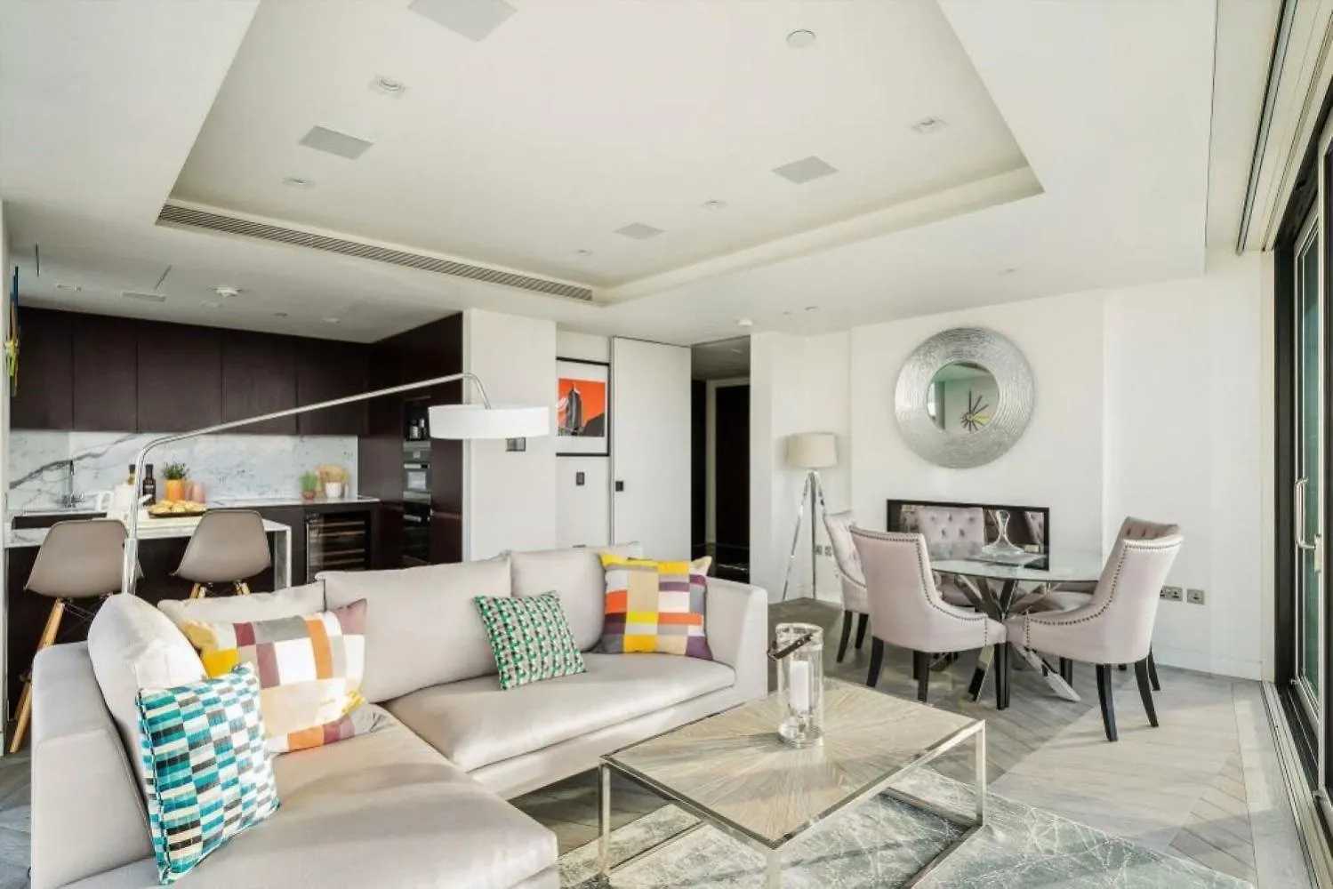 Stunning Duplex Penthouse Over 2200 Sq Ft Sleeps 8 With Jacuzzi Rooftop Views Of The City Apartment London 0*,